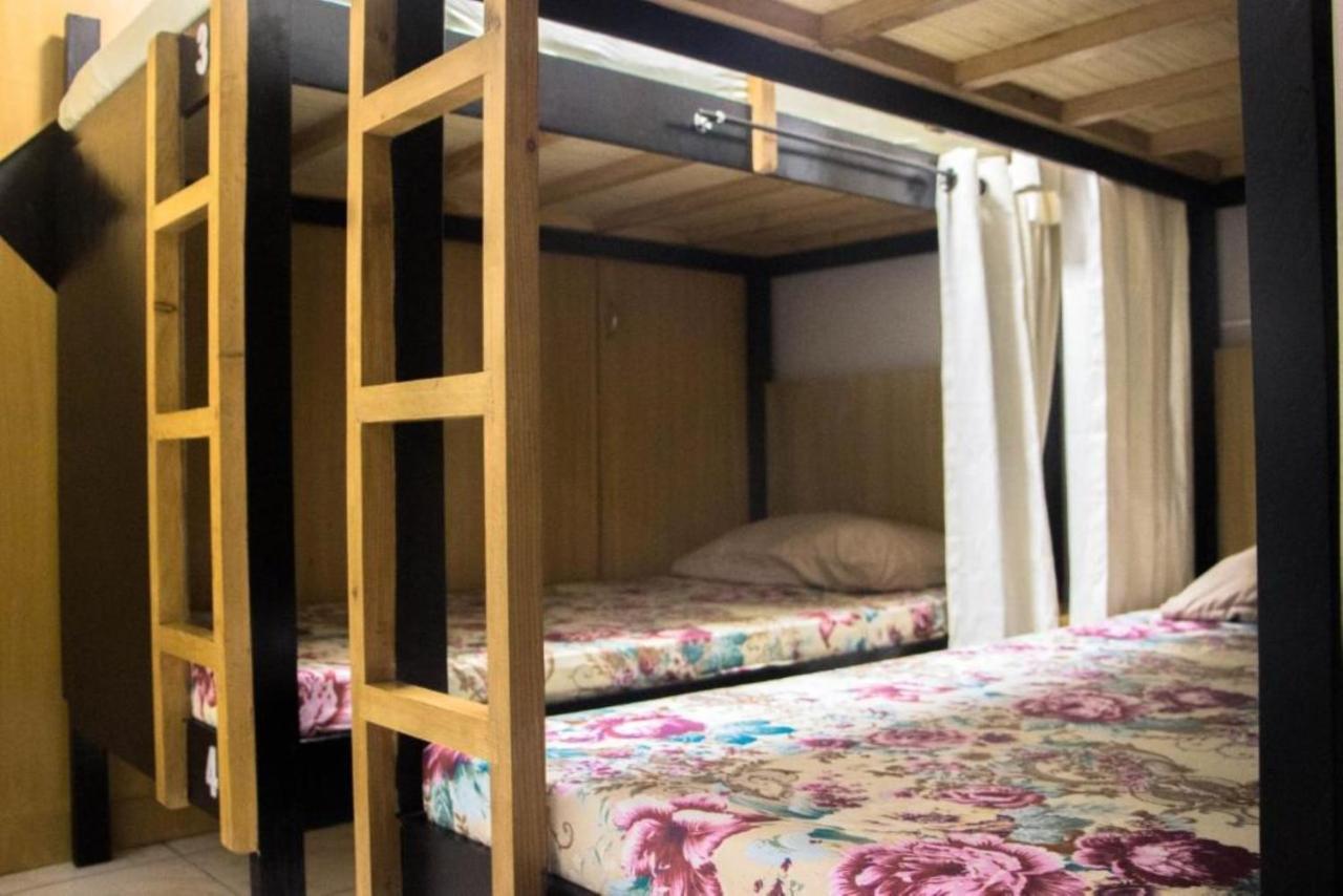 Bunks Hostel (Adults Only) Cebu Exterior photo