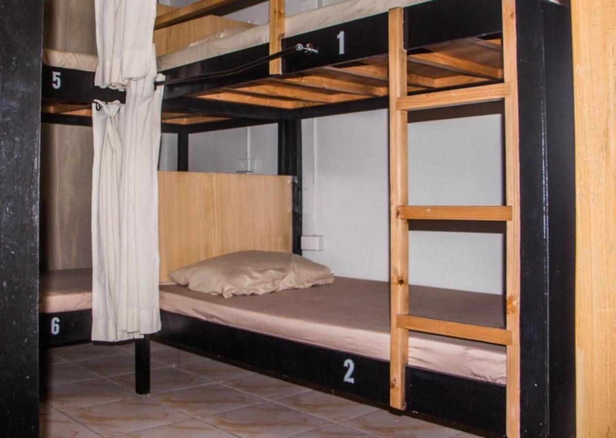 Bunks Hostel (Adults Only) Cebu Exterior photo