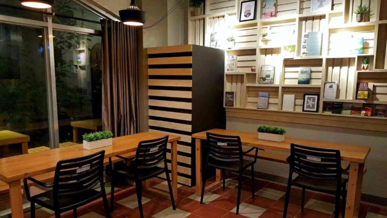 Bunks Hostel (Adults Only) Cebu Exterior photo
